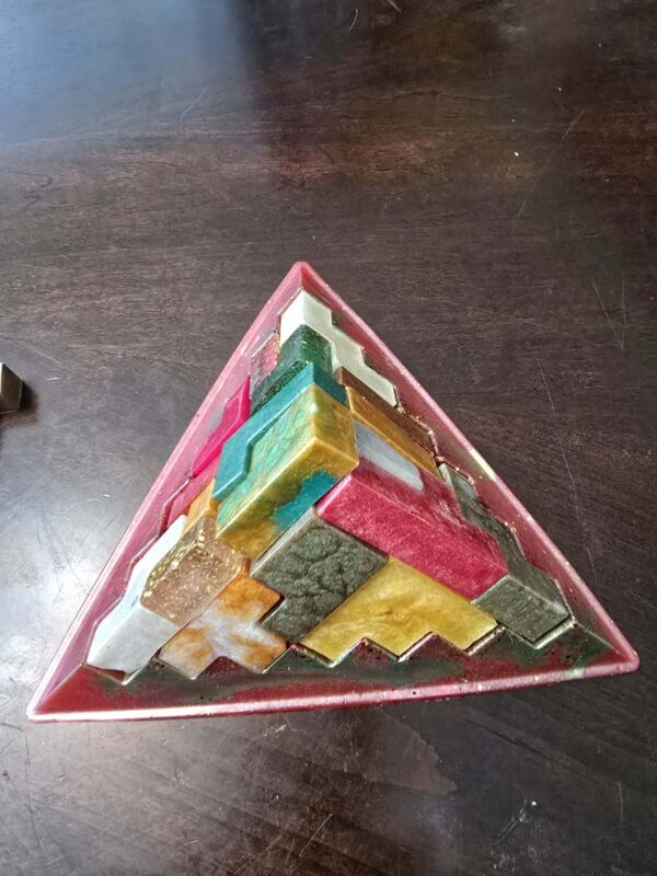 Beautiful Red, Green, Gold, and White 3D Pyramid Puzzle – The Perfect Festive Holiday Decoration and Gift - Image 7