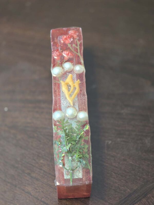 Elegant Red and Gold Flower and Pearl-Themed Mezuzah – A Beautifully Crafted Symbol of Faith