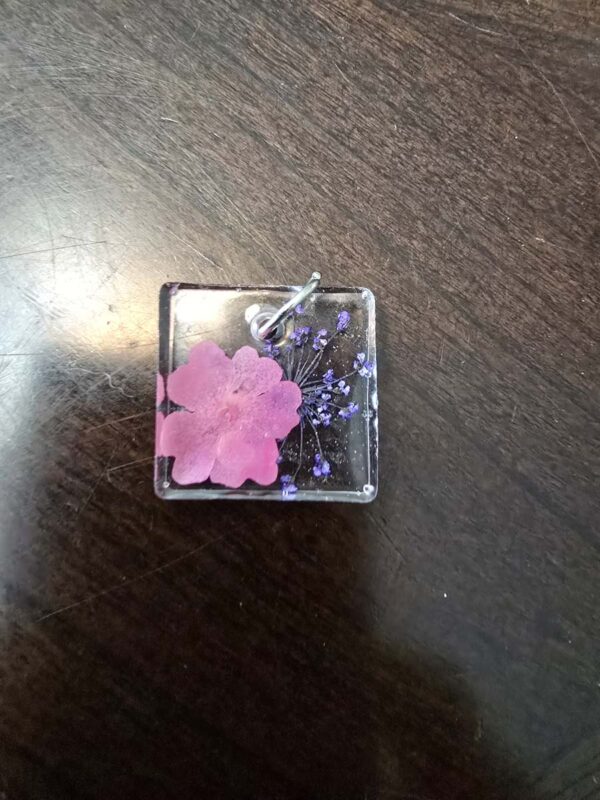 Charming Small Square Resin Pendant with Pink and Purple Flowers – A Beautiful Floral Jewelry Piece