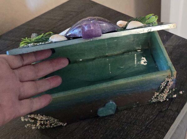 Resin Jewelry Box in Sunset Beach Colors with Turtle Handle - Image 4