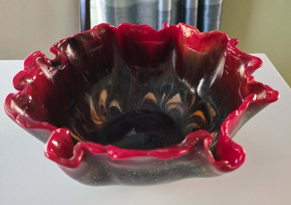 Exquisite Decorative Resin Bowl in Red, Black, White, and Gold - Image 2