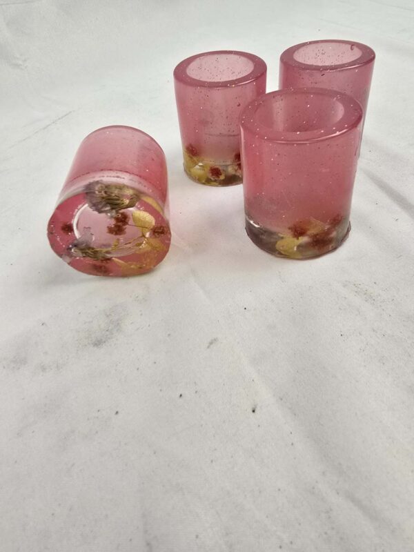 Set of 4 Sparkling Pink Floral Resin Shot Glasses - Image 4