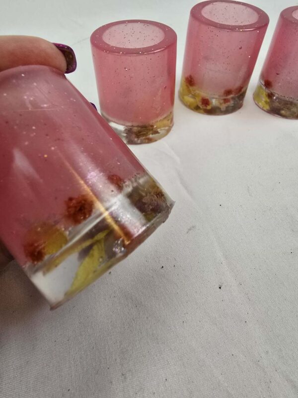 Set of 4 Sparkling Pink Floral Resin Shot Glasses - Image 8